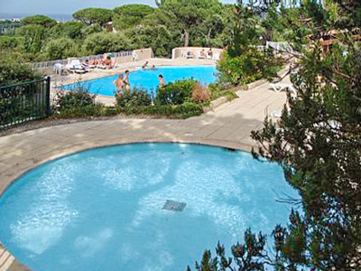 Maison Charmante A Cogolin Avec Vue Sur La Mer Et Piscine Eksteriør billede